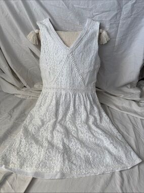 miami White Lace V-Neck Mini Dress